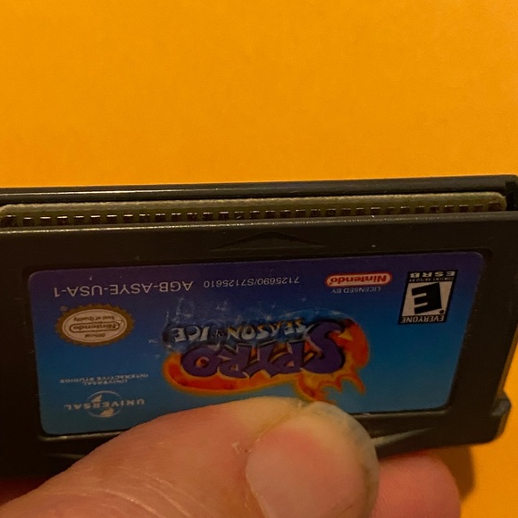Spyro Season of Ice for Nintendo Gameboy Advance - Picture 3 of 5